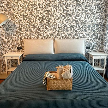 Amelie Apartment Desenzano del Garda Exteriör bild