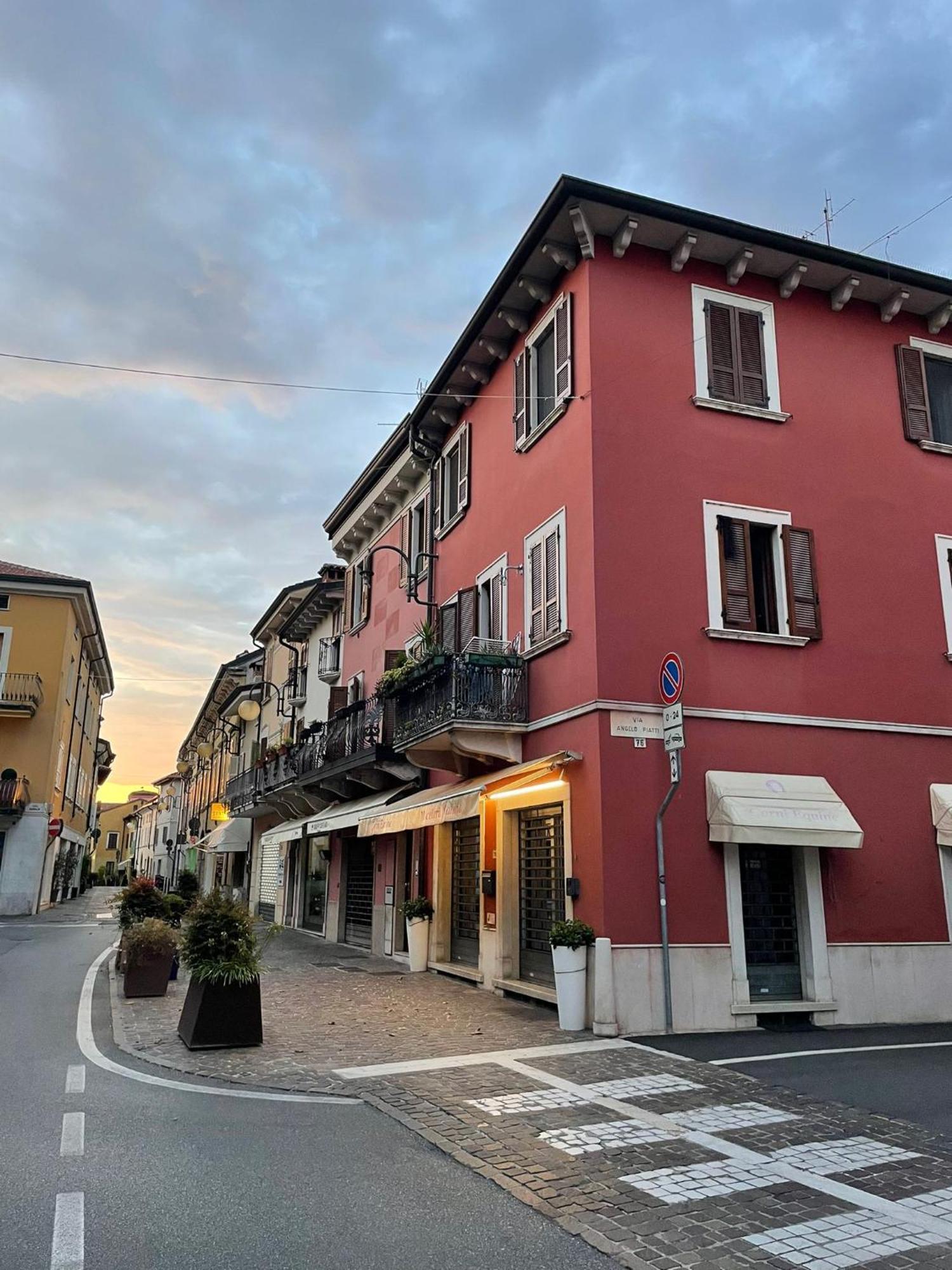 Amelie Apartment Desenzano del Garda Exteriör bild